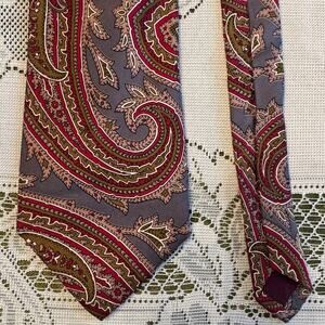 Traditionalist 100% Italian Silk Necktie Paisley REPP Tie 57"L 4" W Made in USA